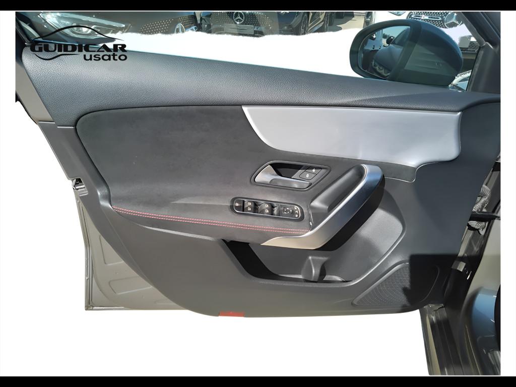 Mercedes-Benz Classe A - W177 2018 - A 200 d Premium auto