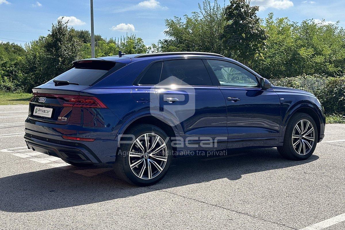 AUDI Q8 55 TFSI quattro tiptronic