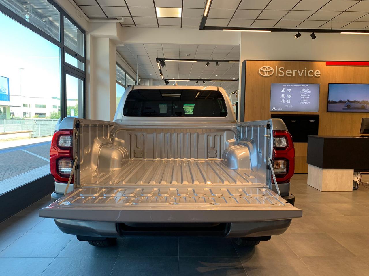Toyota Hilux 2.4 d-4d double cab Invincible auto