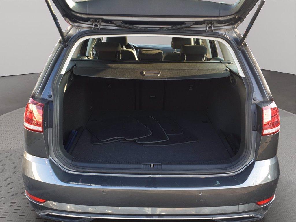 VOLKSWAGEN Golf variant 1.4 tgi trendline 110cv del 2017