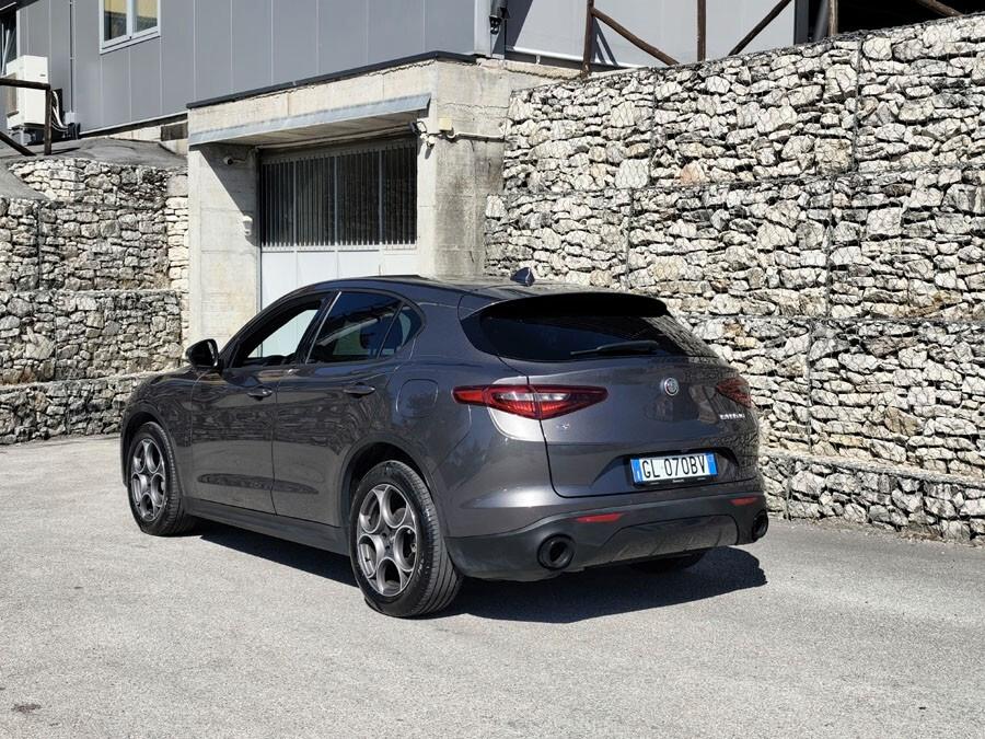 Alfa Romeo Stelvio 2.2 Turbodiesel 190 CV AT8 Q4 Sprint Marmitte Nere, Cerchi 19, STUPENDA!