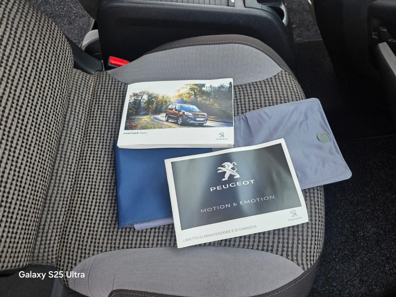 Peugeot Partner Tepee 1.6 HDi 92CV Outdoor 2015