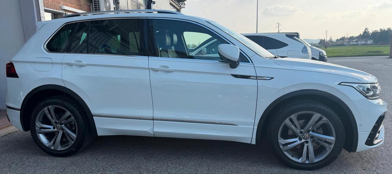 Volkswagen Tiguan 2.0 TDI 150 CV SCR DSG R-Line