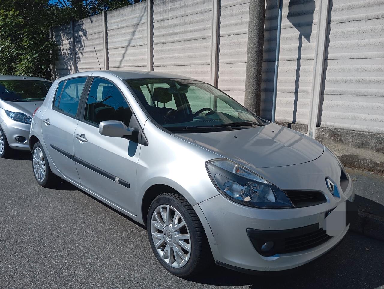 Renault Clio Storia 1.2 16V 5 porte valuto permute