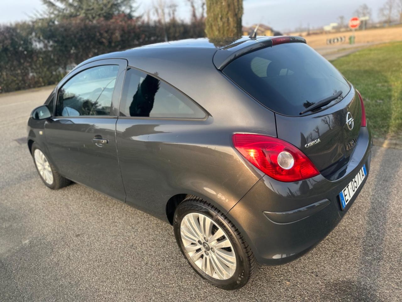 Opel Corsa 1.2 85CV 3 porte GPL-TECH b-color