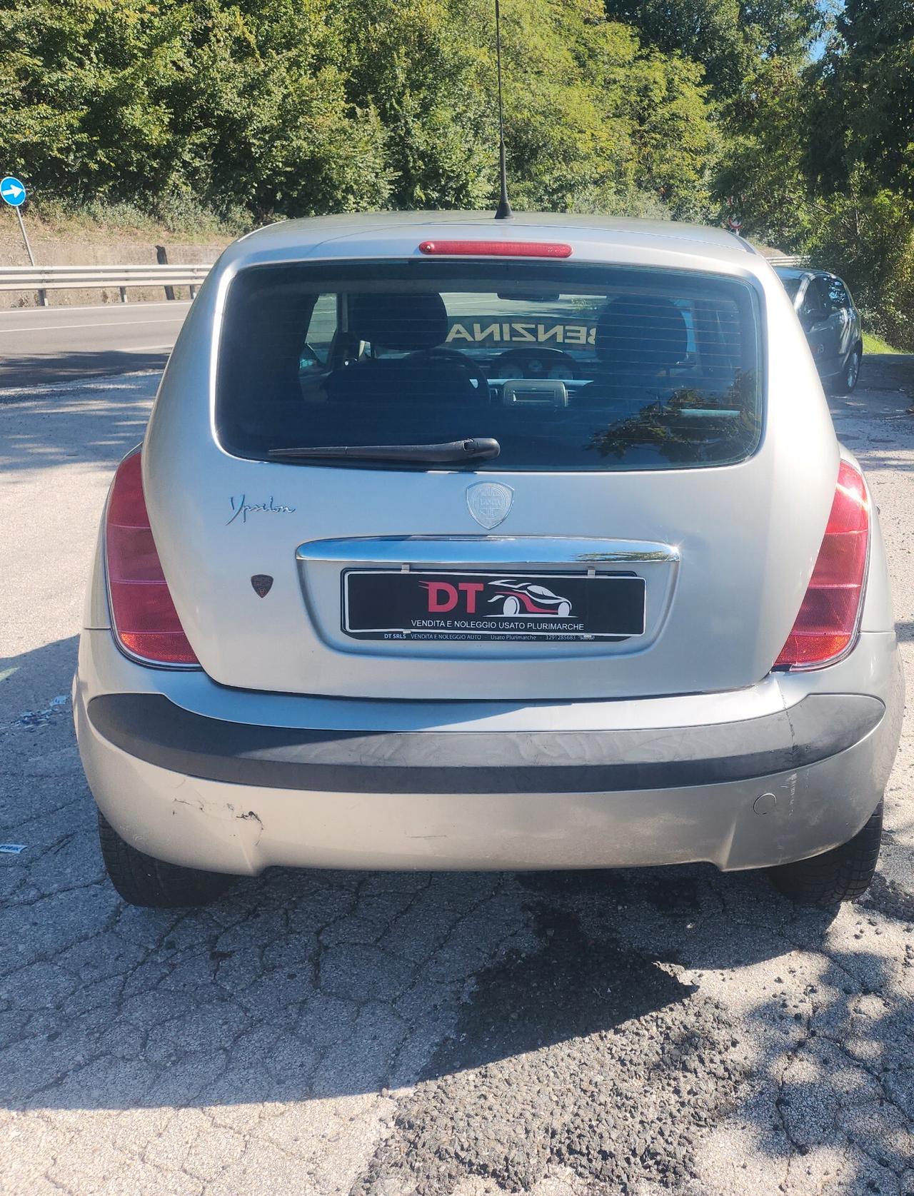 Lancia Ypsilon 1.2 BENZINA NEOPATENTATI