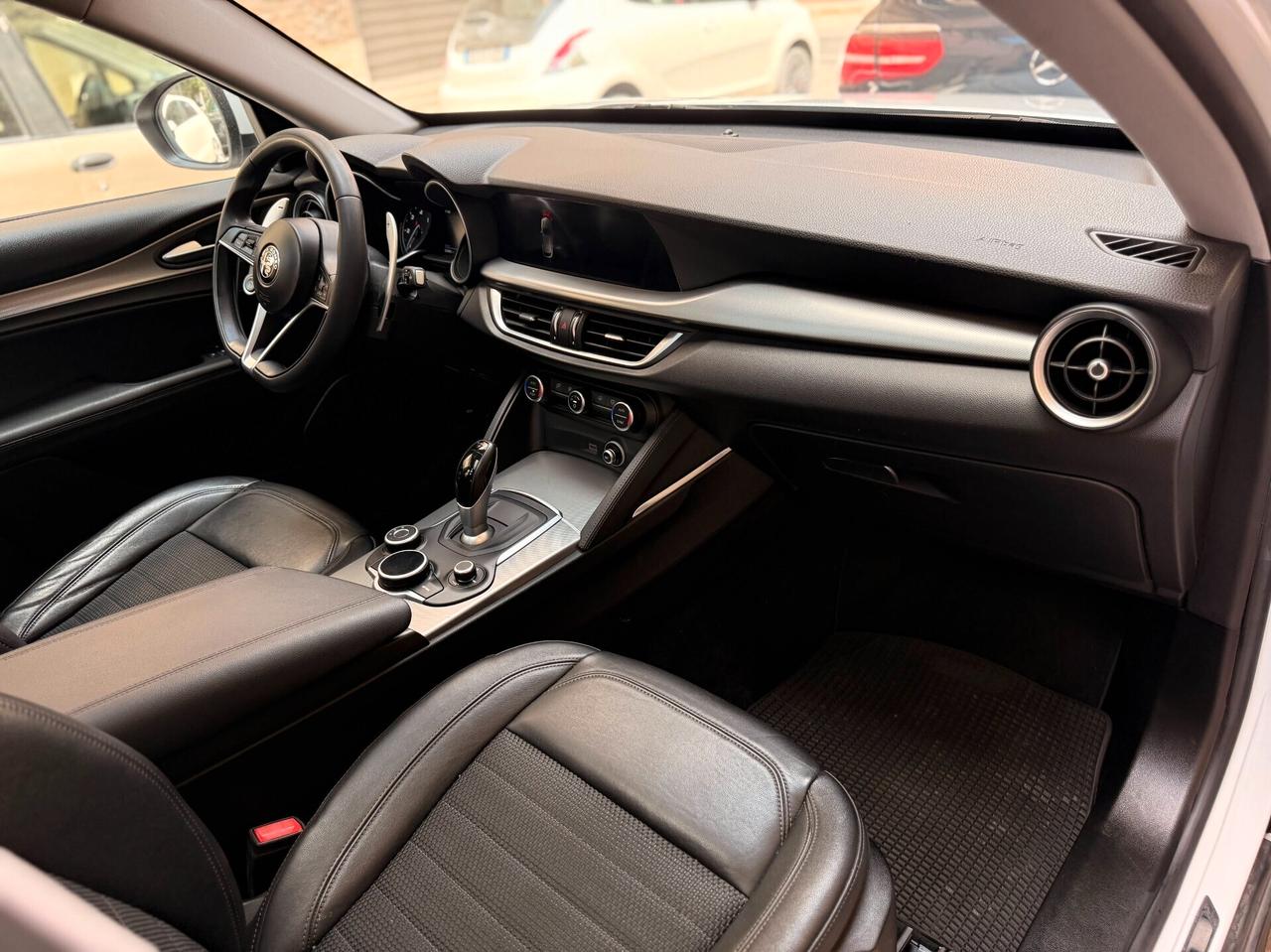 Alfa Romeo Stelvio 2.2 210 CV AT8 Q4 TETTO/PELLE/20"