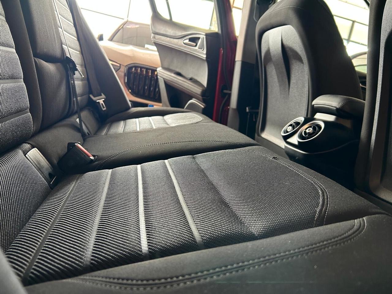 Alfa Romeo Stelvio BUSINESS 2.2 Turbodiesel AT8 Q4 53000 KM
