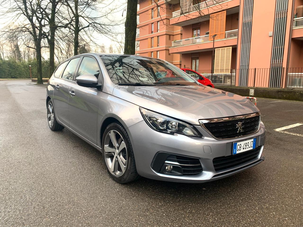 Peugeot 308 BlueHDi 130 S&S SW Allure