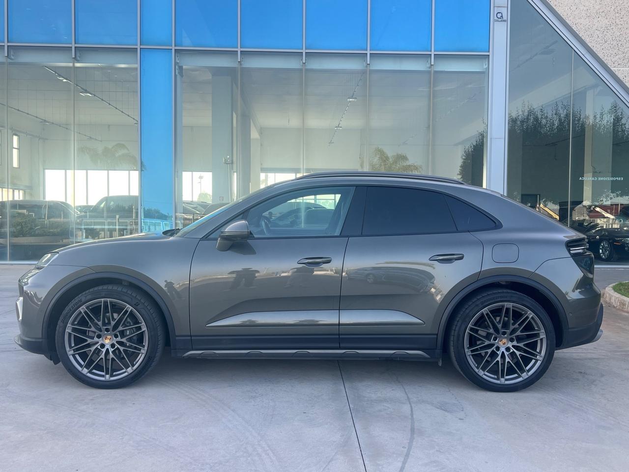Porsche Macan EV 4 - possibilità noleggio no scoring