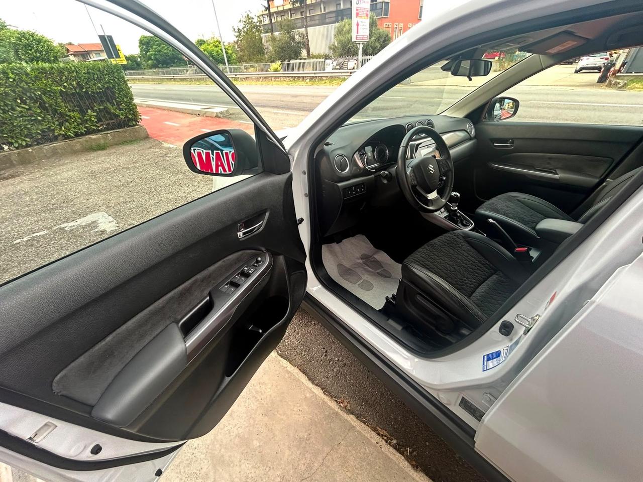 Suzuki Vitara 1.4 Hybrid Top