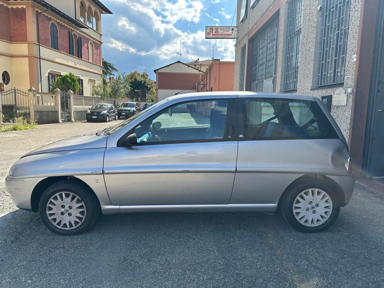 Lancia Y 1.2i cat Elefantino Blu