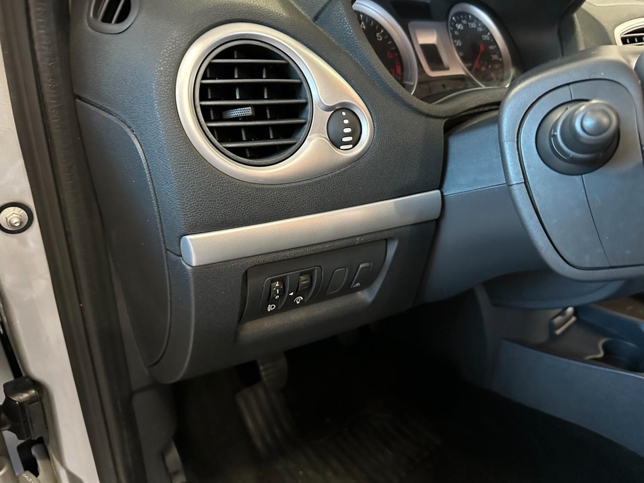 Renault Clio 1.2 16V 5 porte 86 Mila Km. NAVIGATORE