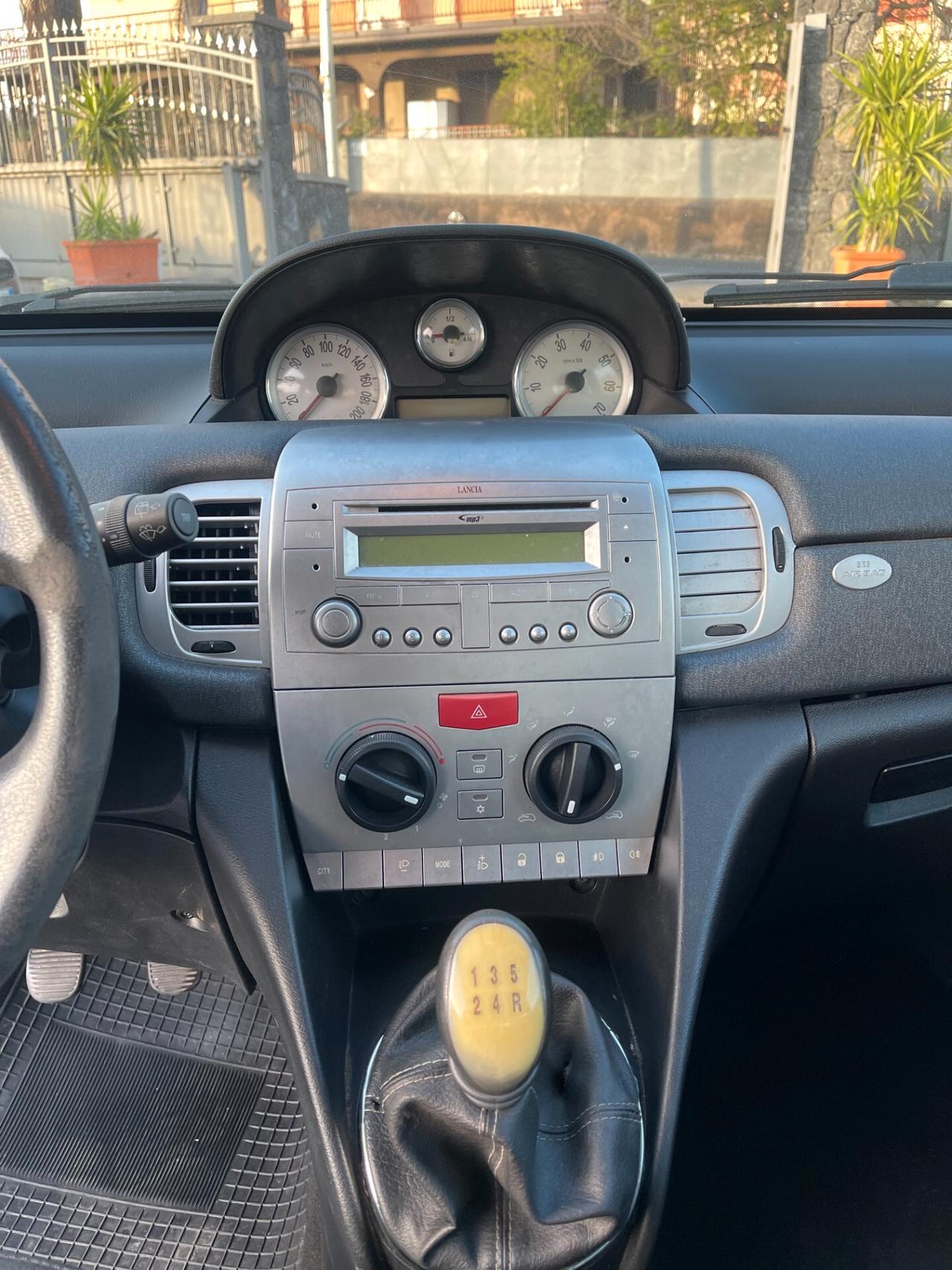 Lancia Ypsilon 1.2 60cv