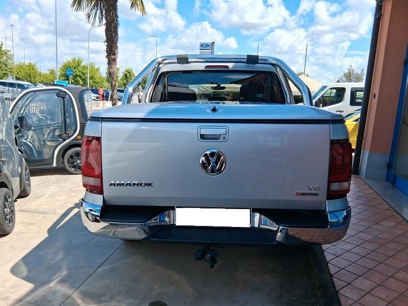 Volkswagen Amarok 3.0 V6 TDI 4MOTION BMT permanente aut. DC Highline