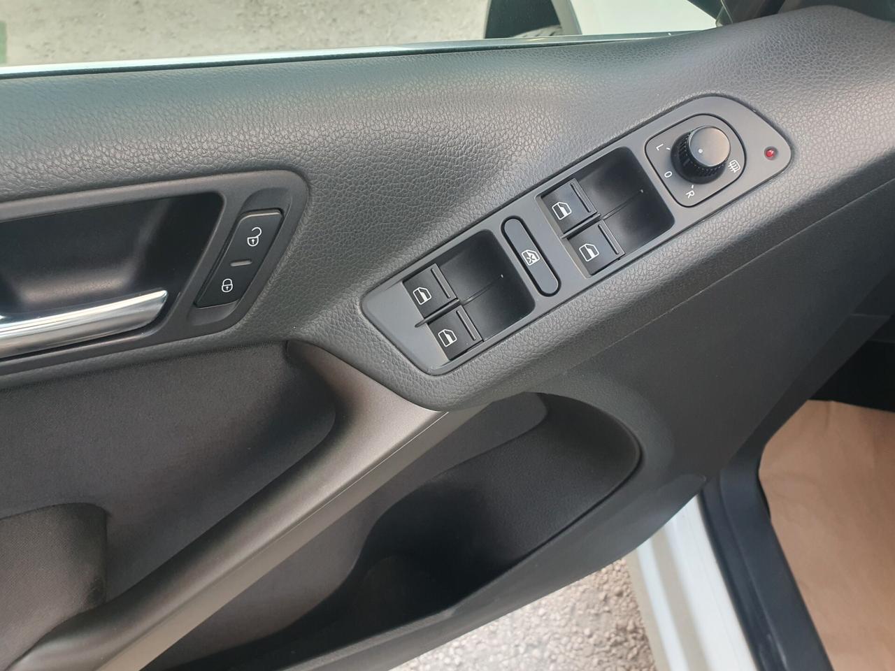 Volkswagen Tiguan 2.0 16V TDI DPF Sport & Style (18°)