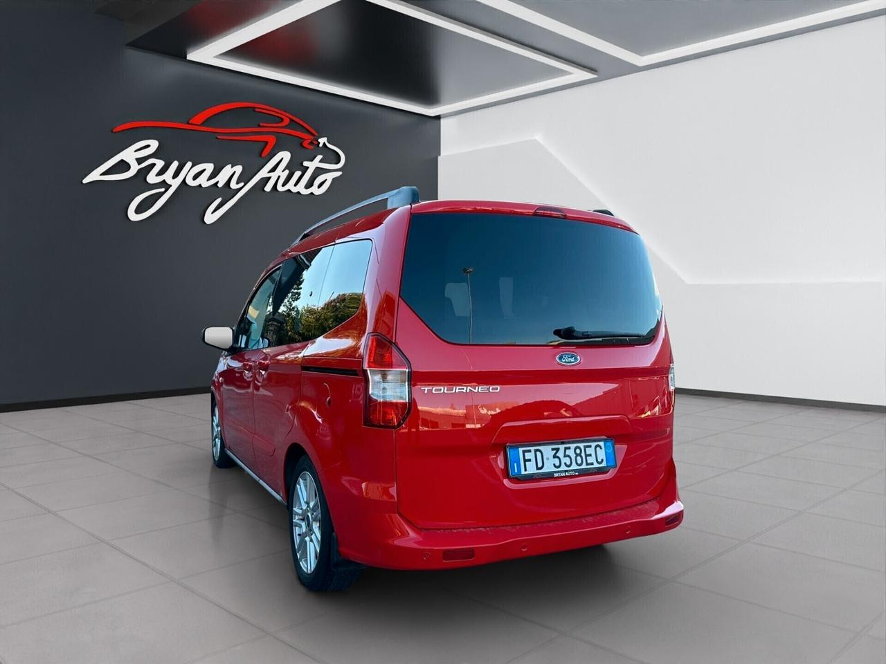 Ford Tourneo Courier 1.5 TDCI 75 CV Titanium