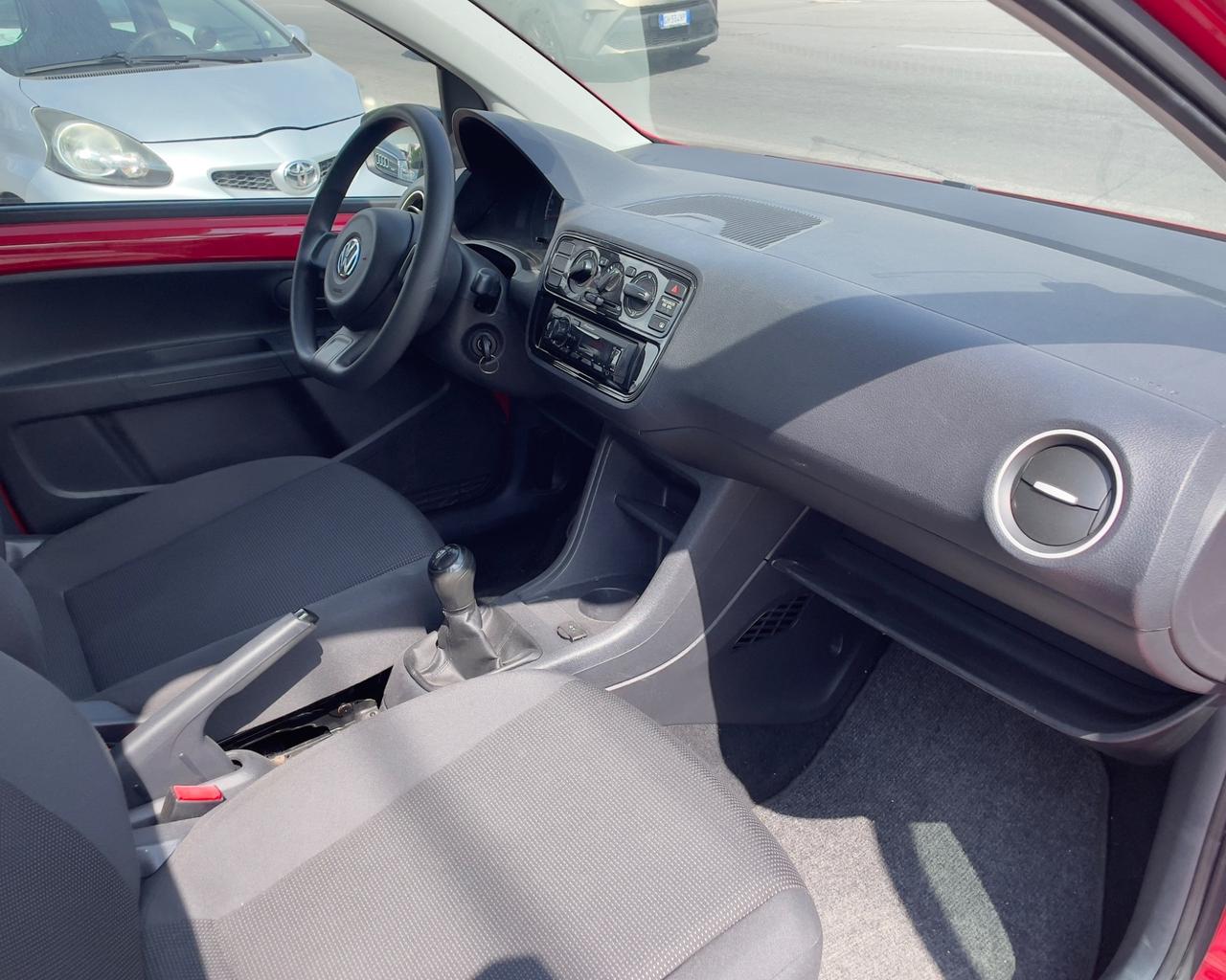 VOLKSWAGEN UP 1.0 5 2012