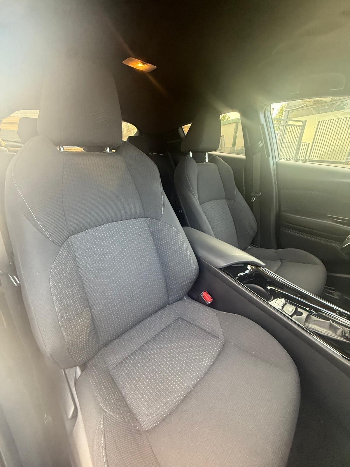 Toyota C-HR 1.8 Hybrid E-CVT Lounge