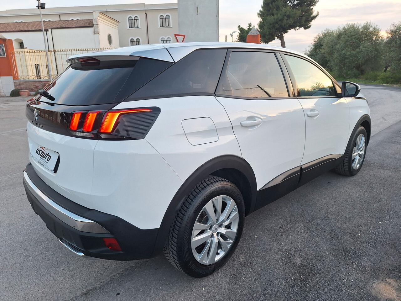 Peugeot 3008 BlueHDi 120 cv NAVI 2018