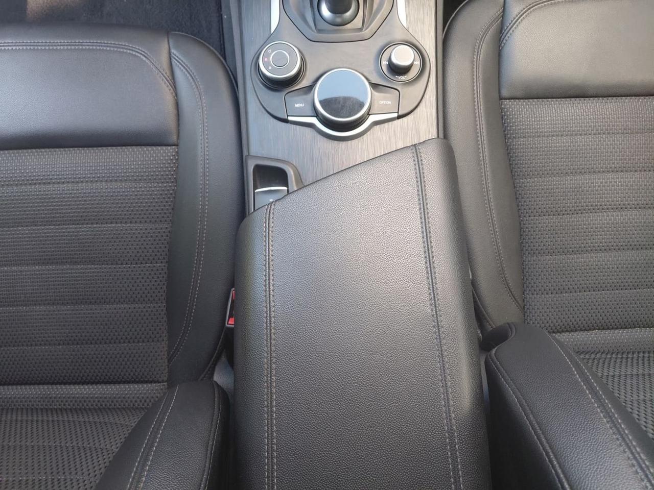 Alfa Romeo Stelvio Executive 2.2 #11109