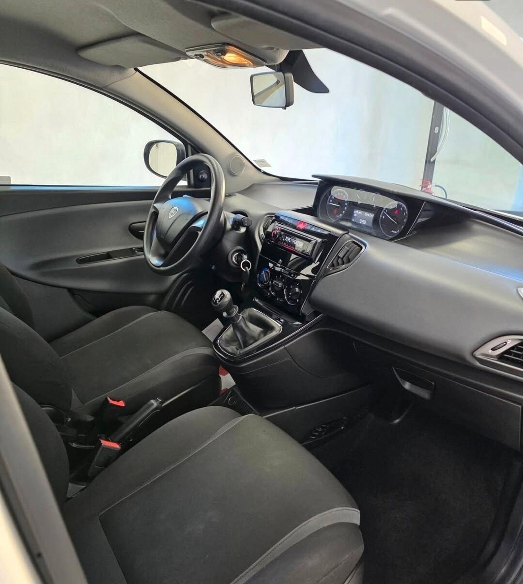Lancia Ypsilon 1.2 69 CV 5 porte GPL Ecochic Gold