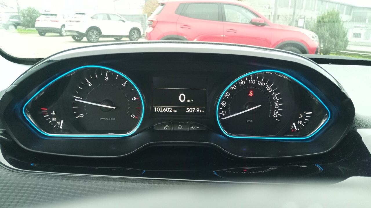 Peugeot 2008 BlueHDi 100 Allure