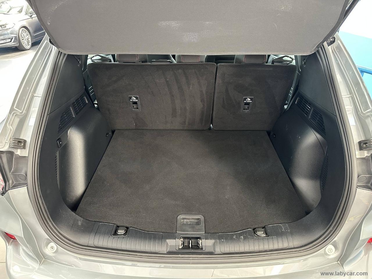 FORD Kuga 2.5 Full Hybrid 190 CVT 2WD ST-Line
