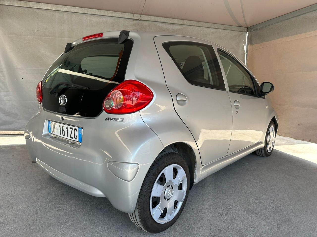 Toyota Aygo 1.0 12V VVT-i 5 porte Sol