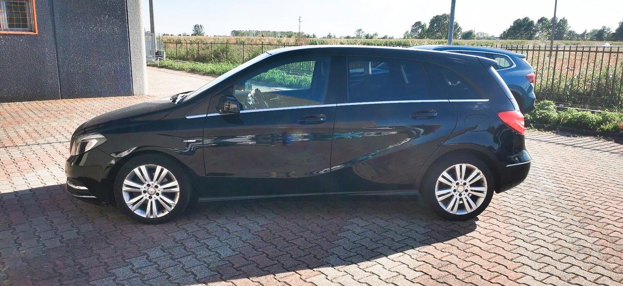 Mercedes-benz B 200 BlueEFFICIENCY Executive