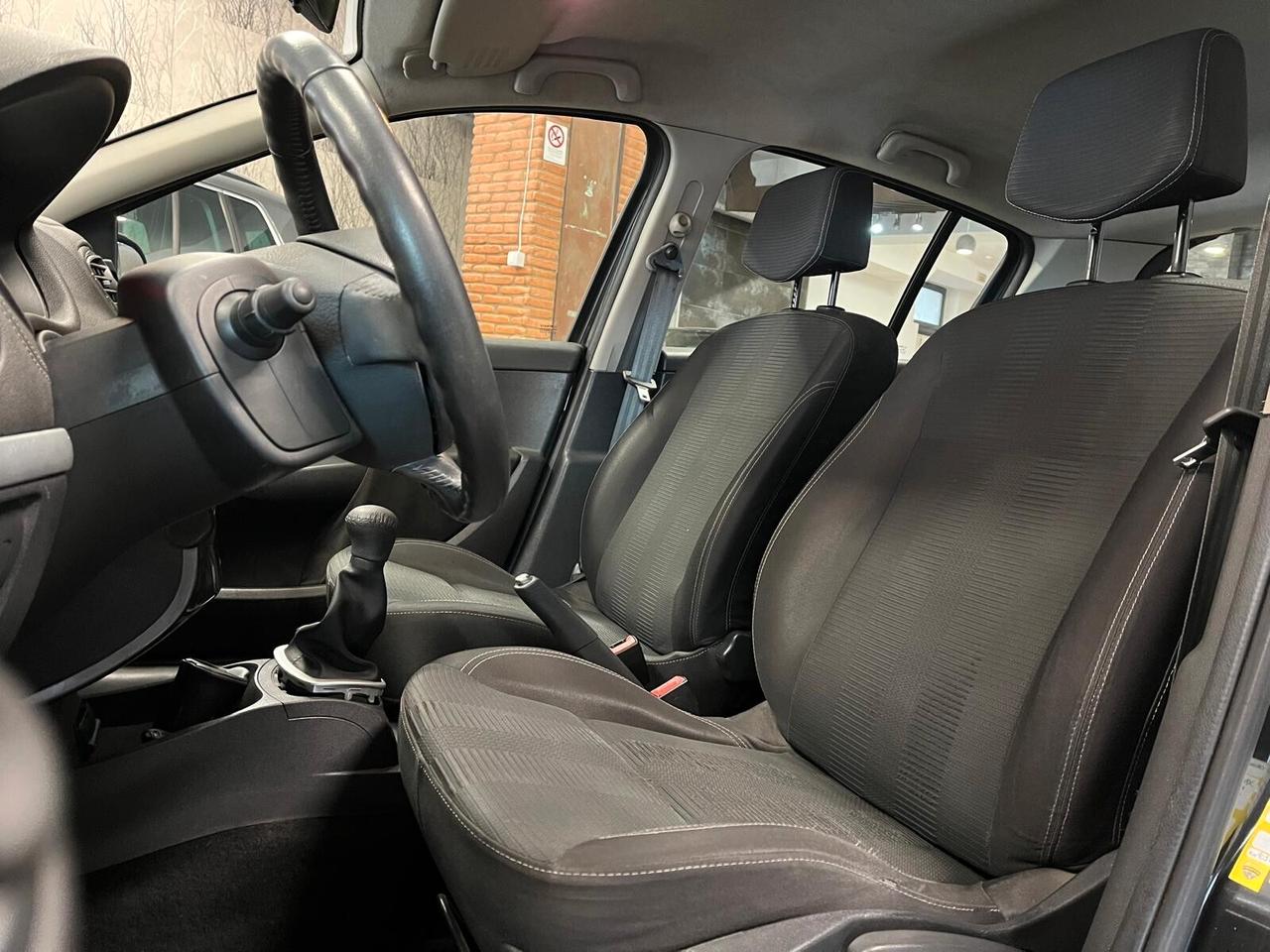 Renault Clio 1.2 16V 5 porte GPL Dynamique