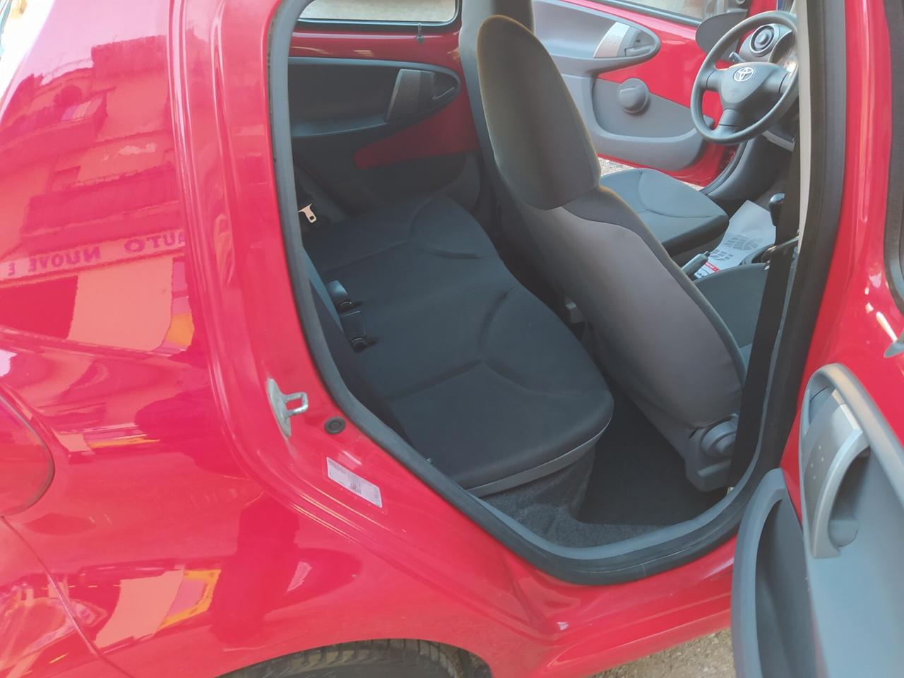 Toyota Aygo 1.0 12V VVT-i 5 porte Neopatentati