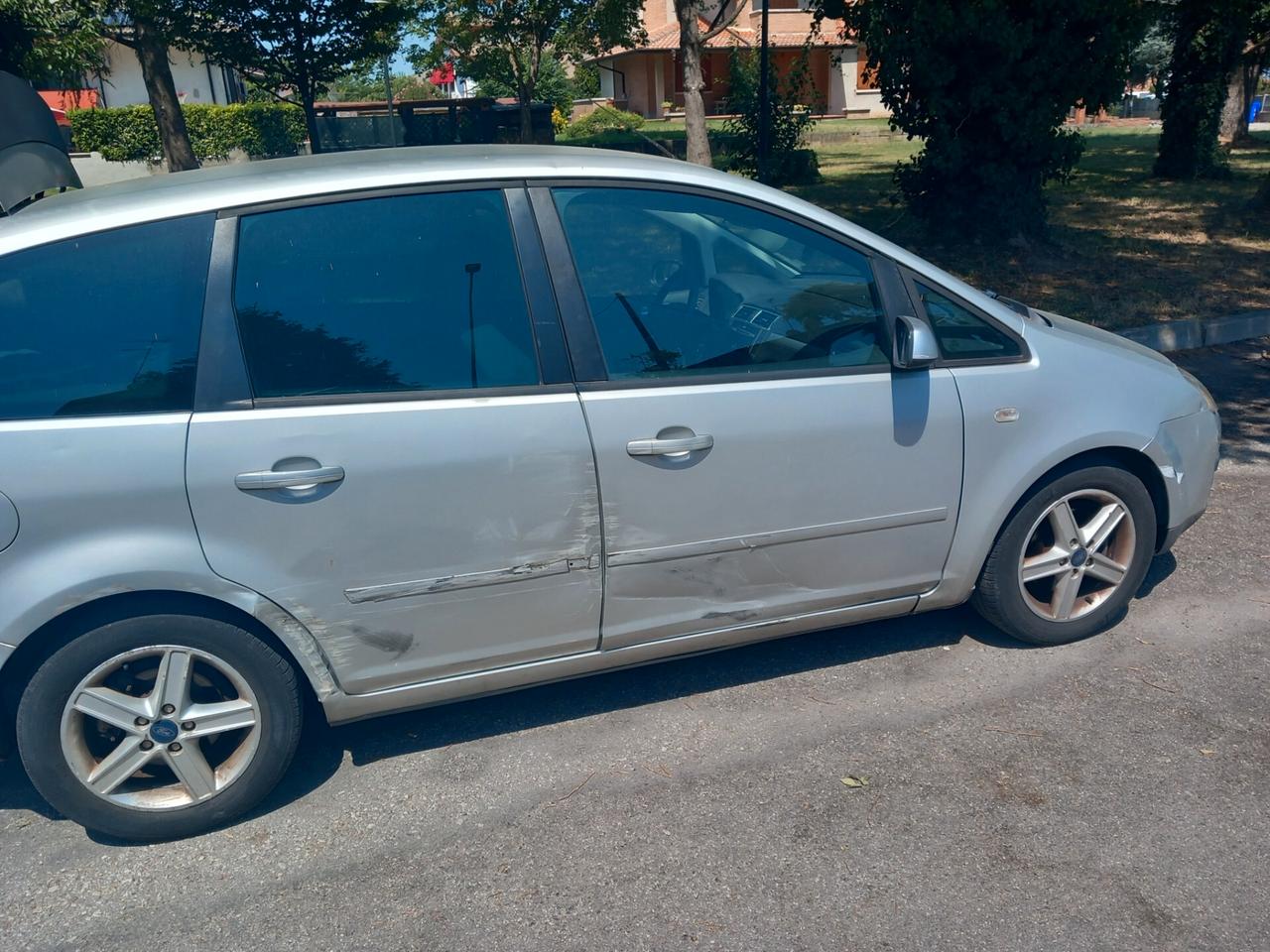 Ford cmax ok neopatentati