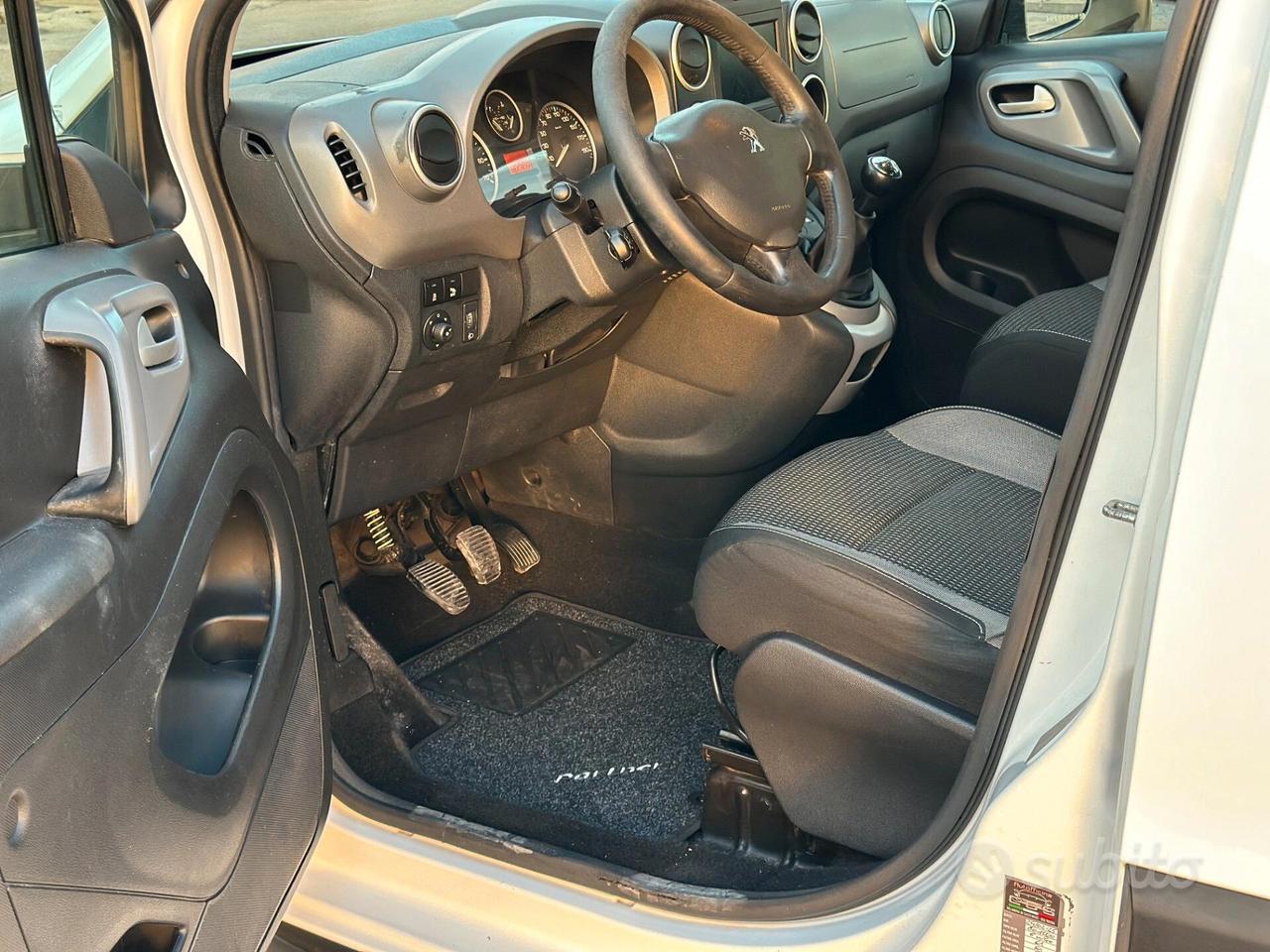 Peugeot Partner 1.6HDi Pianale ribassato Disabili