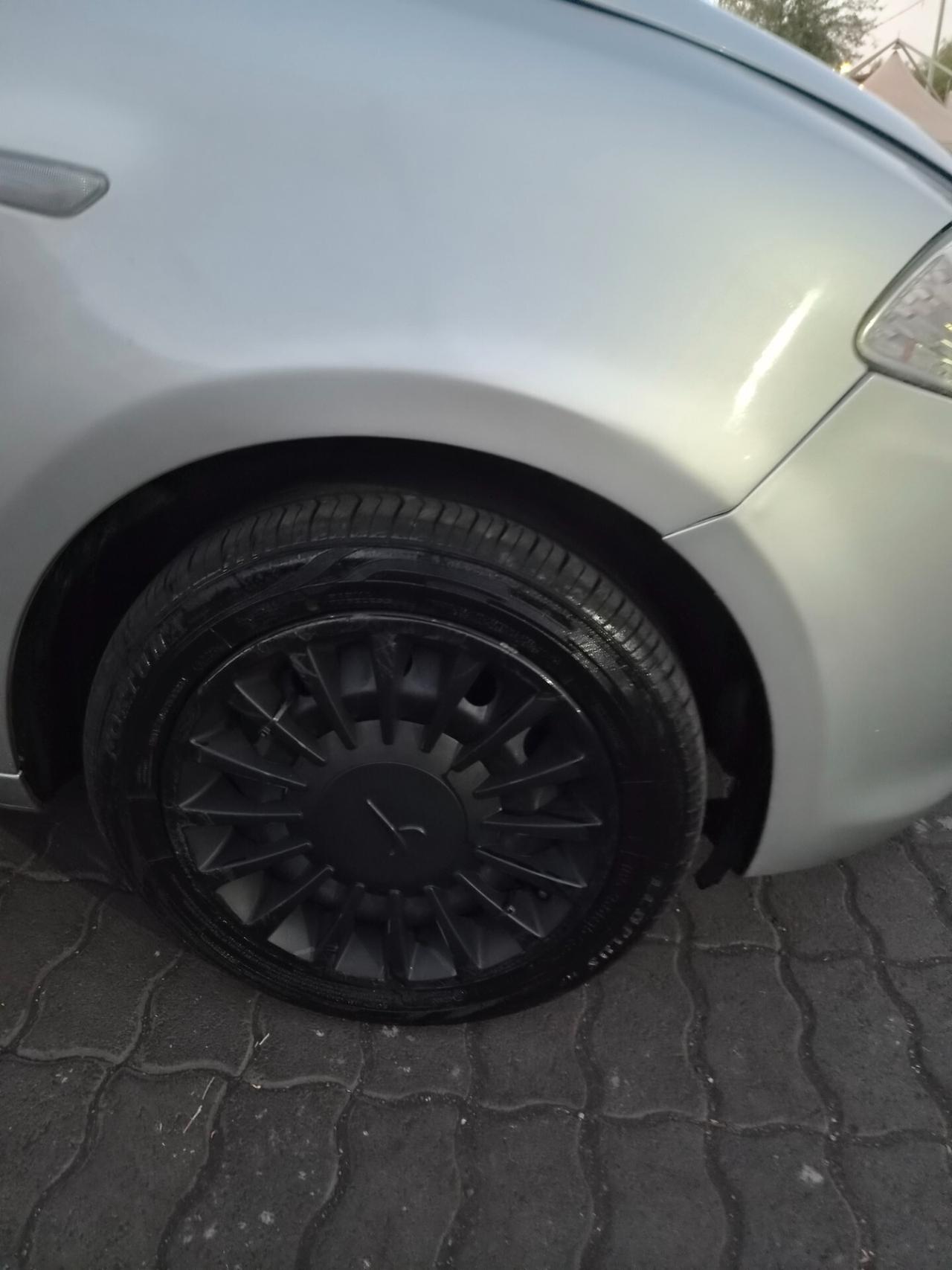 Lancia Ypsilon 1.2 69 CV 5 porte Platinum