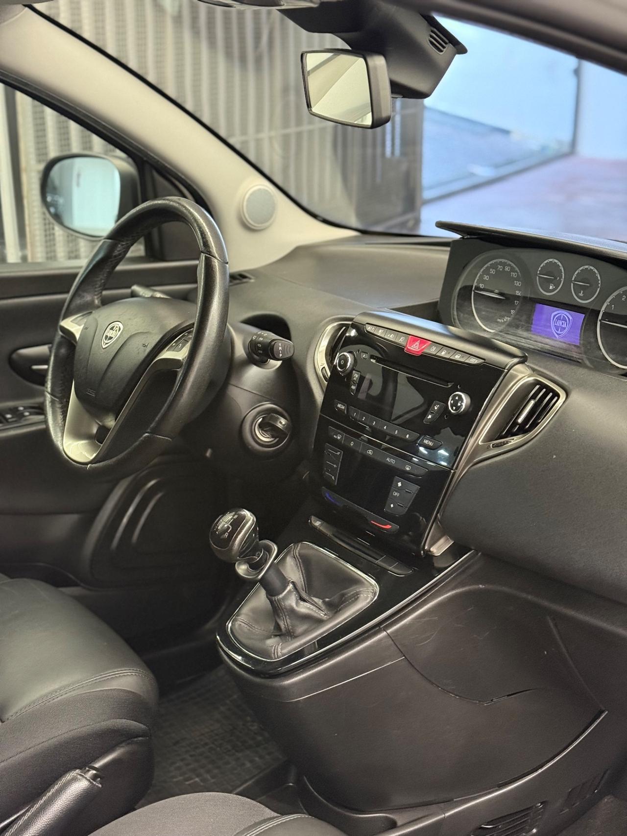 Lancia Ypsilon 1.2 69 CV 5 porte GPL Ecochic Platinum