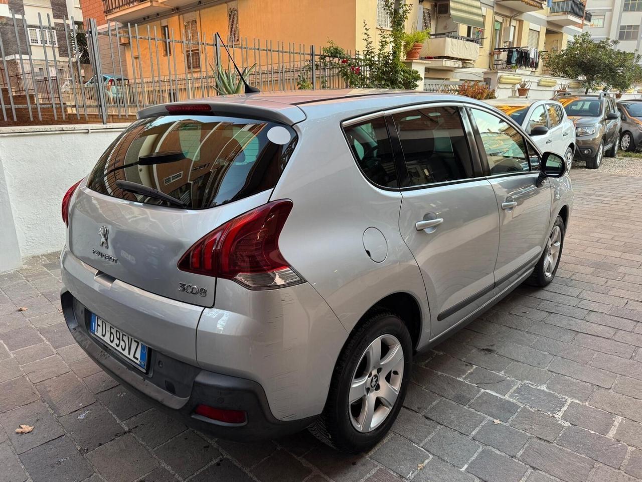 PEUGEOT 3008 1.6 HDi 115CV Business