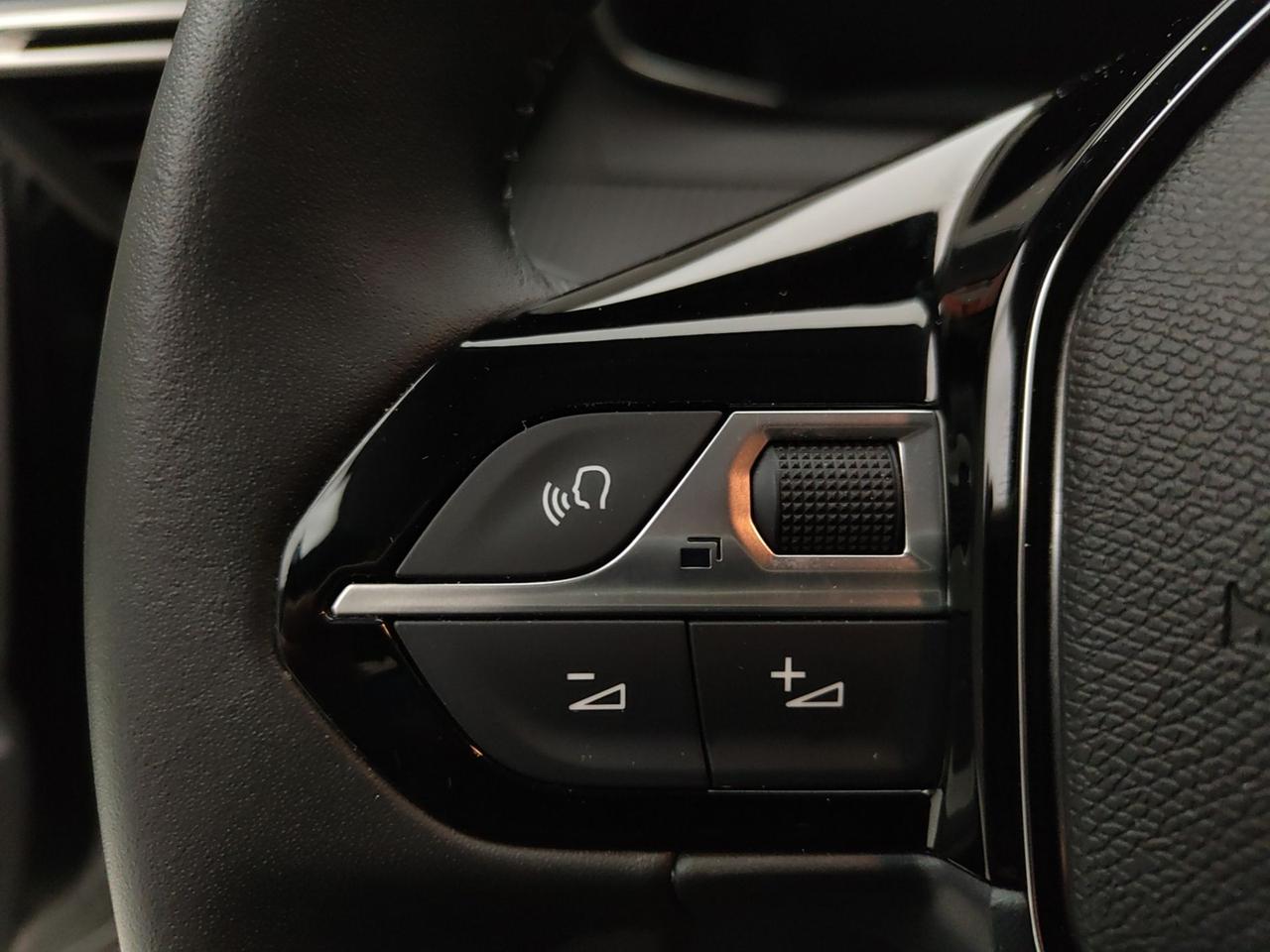 PEUGEOT 208 II 2023 1.2 PURETECH 100CV ALLURE