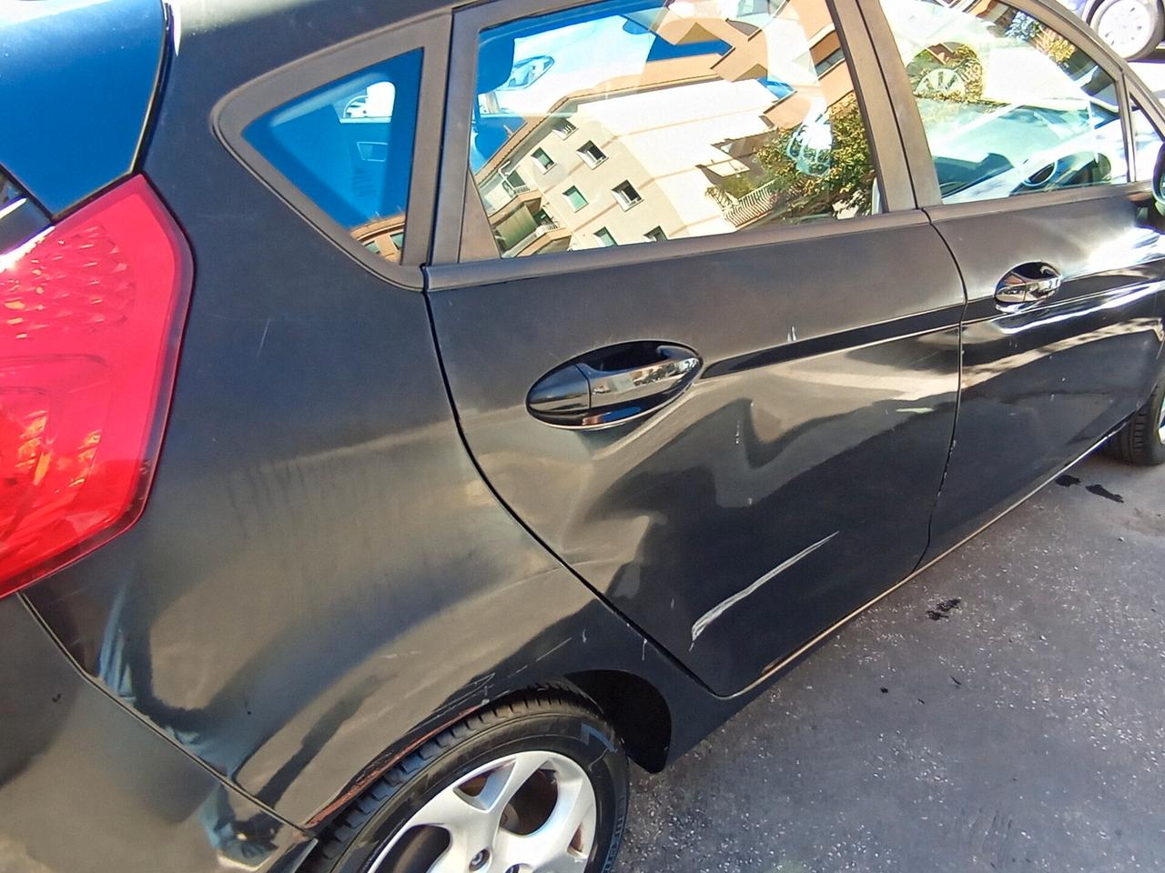 Ford Fiesta Ikon 1.4 TDCi 70CV 5 porte