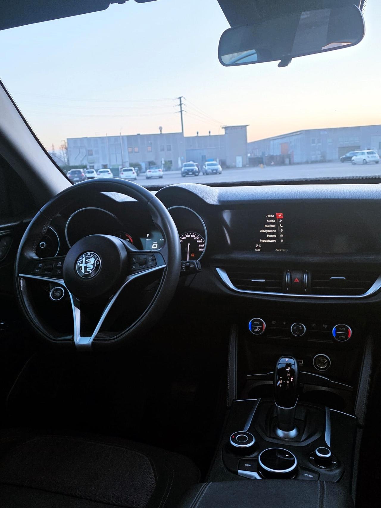 Alfa Romeo Stelvio 2.2 Turbo Diesel 160CV Super AT8 RWD