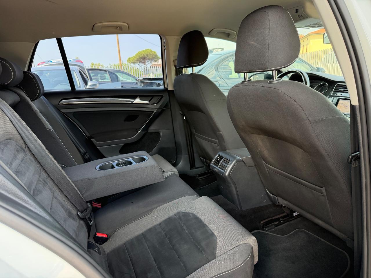 Volkswagen Golf 7 1.6 TDI DSG 5p. Highline BlueMotion okneopatentati