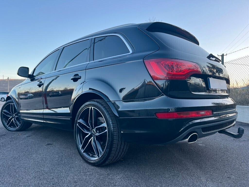 Audi Q7 3.0 V6 TDI 233CV quattro tiptronic S-LINE