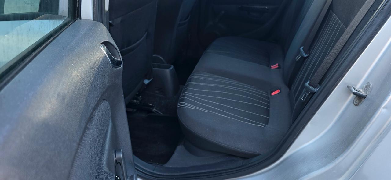 Opel Corsa 1.4 16V 5 porte Cosmo