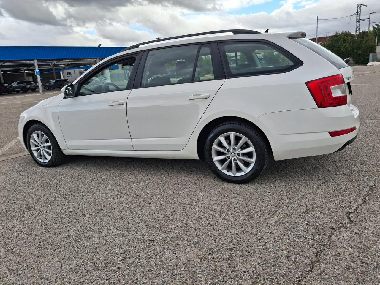 Skoda Octavia 1.6 TDI CR 105 CV.*NAVIGATORE*