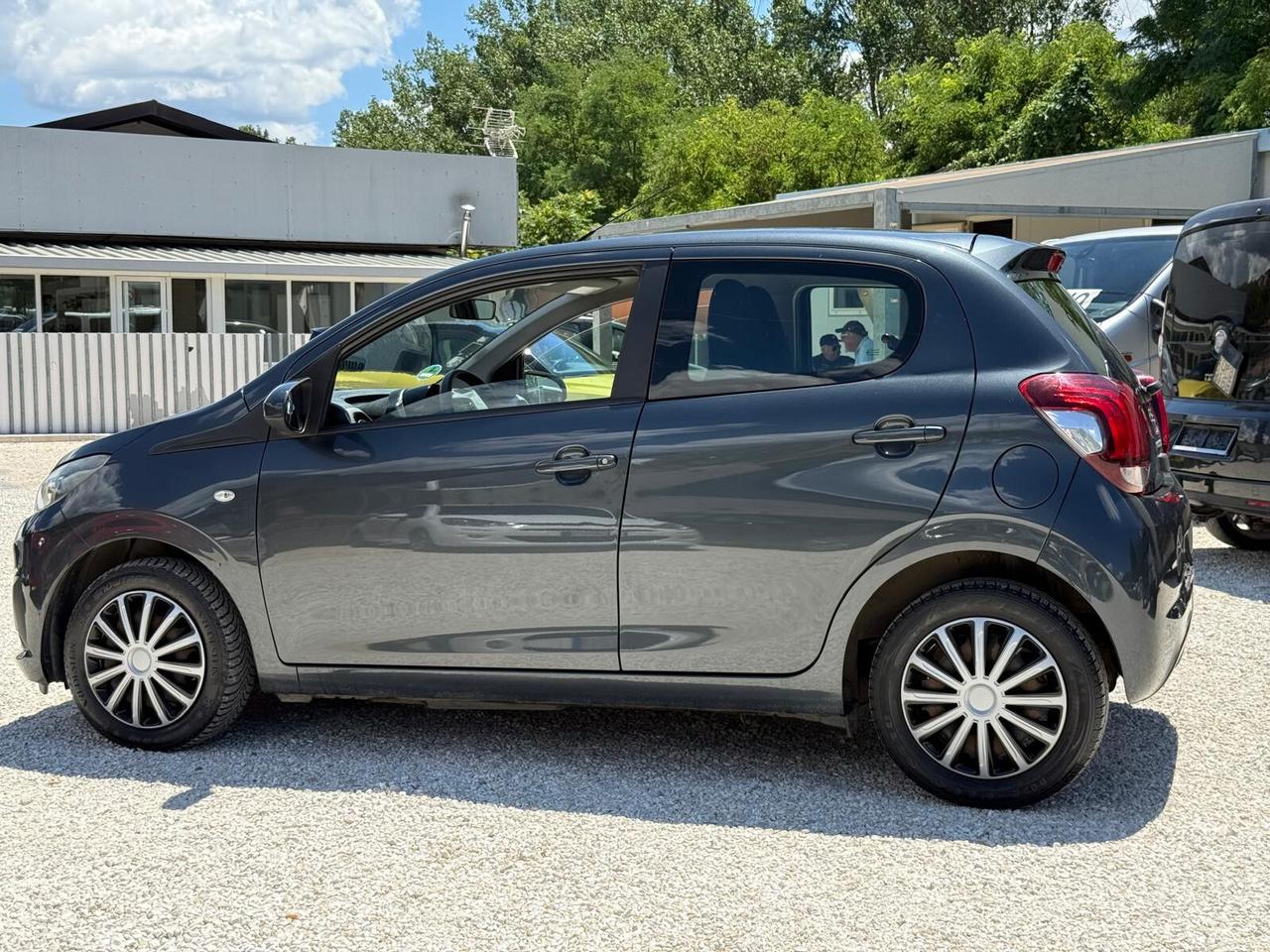 Peugeot 208 1.2 VTi Active – 02/2016 – 132.000 km – GARANZIA 12 MESI