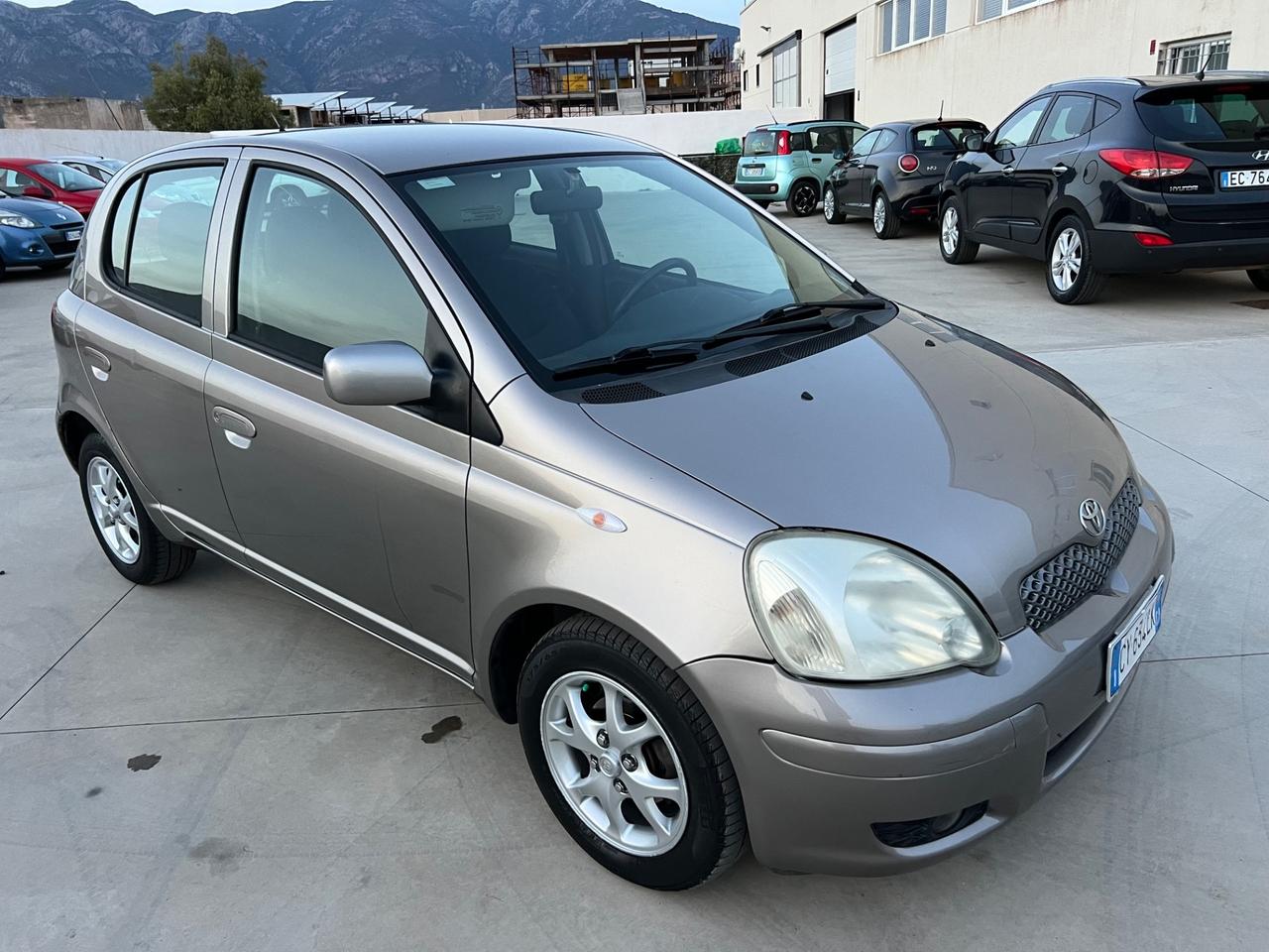 Toyota Yaris 1.3i 16V cat 5 porte Sol 2005