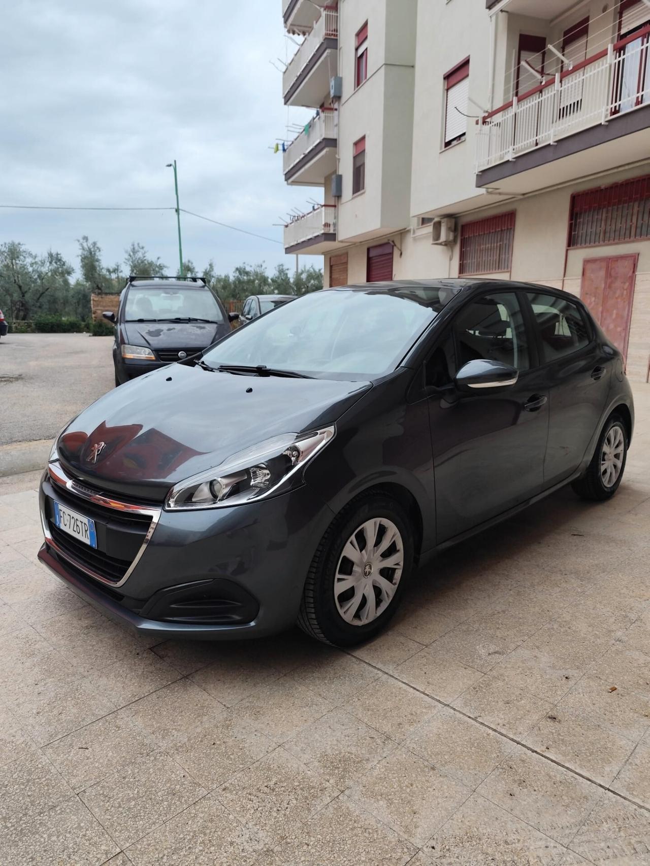 Peugeot 208 1.6 Diesel 75 5 porte Allure