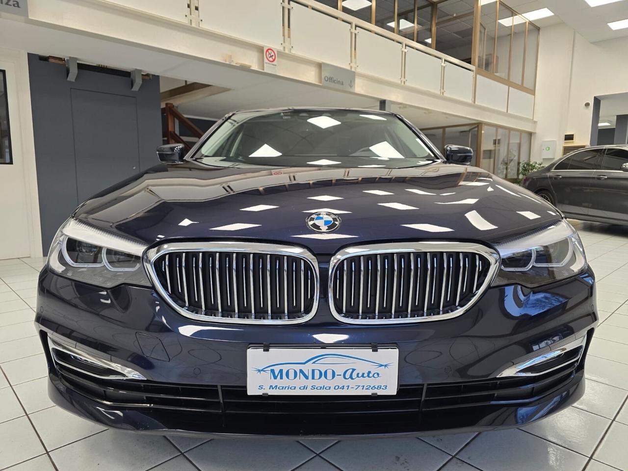 Bmw 530d xDrive Luxury 265cv con 11.000km PARI A NUOVO!!