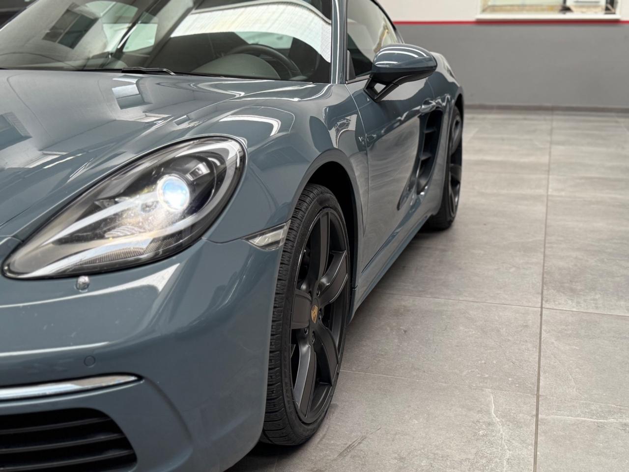 Porsche 718 Spyder Cayman 2.0
