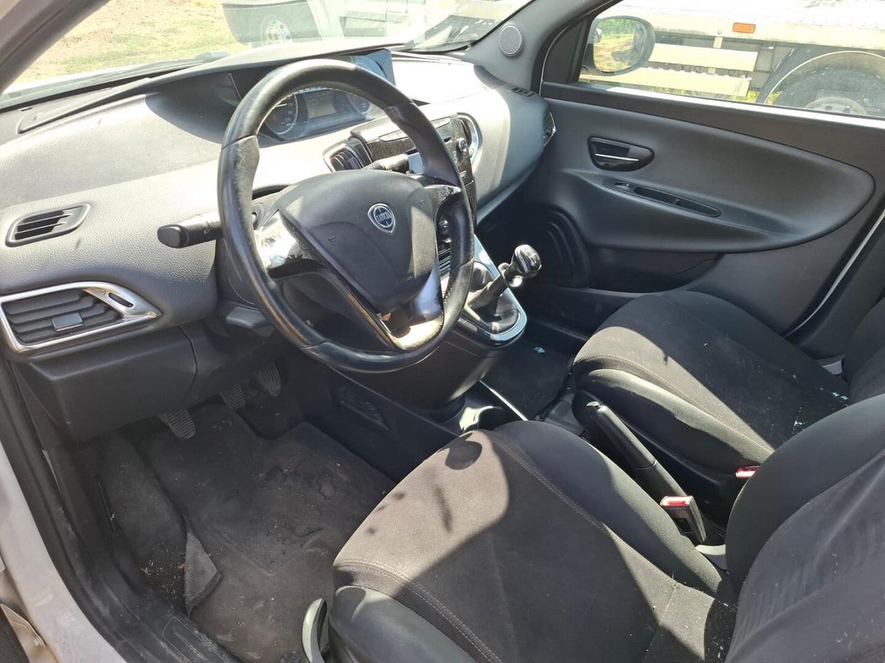LANCIA YPSILON 1.2 BENZINA GPL ECOCHIC SINISTRATA